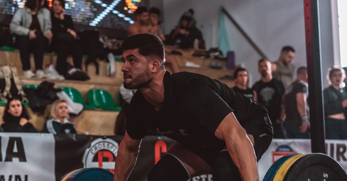 Group Fitness: Choosing Between Ashtanga Yoga and Traditional Pilates